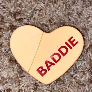 KKW Kimoji Hearts Baddie